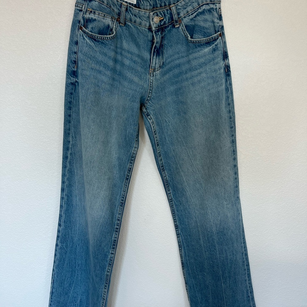 Zara Light Blue Straight Jeans. Size 8